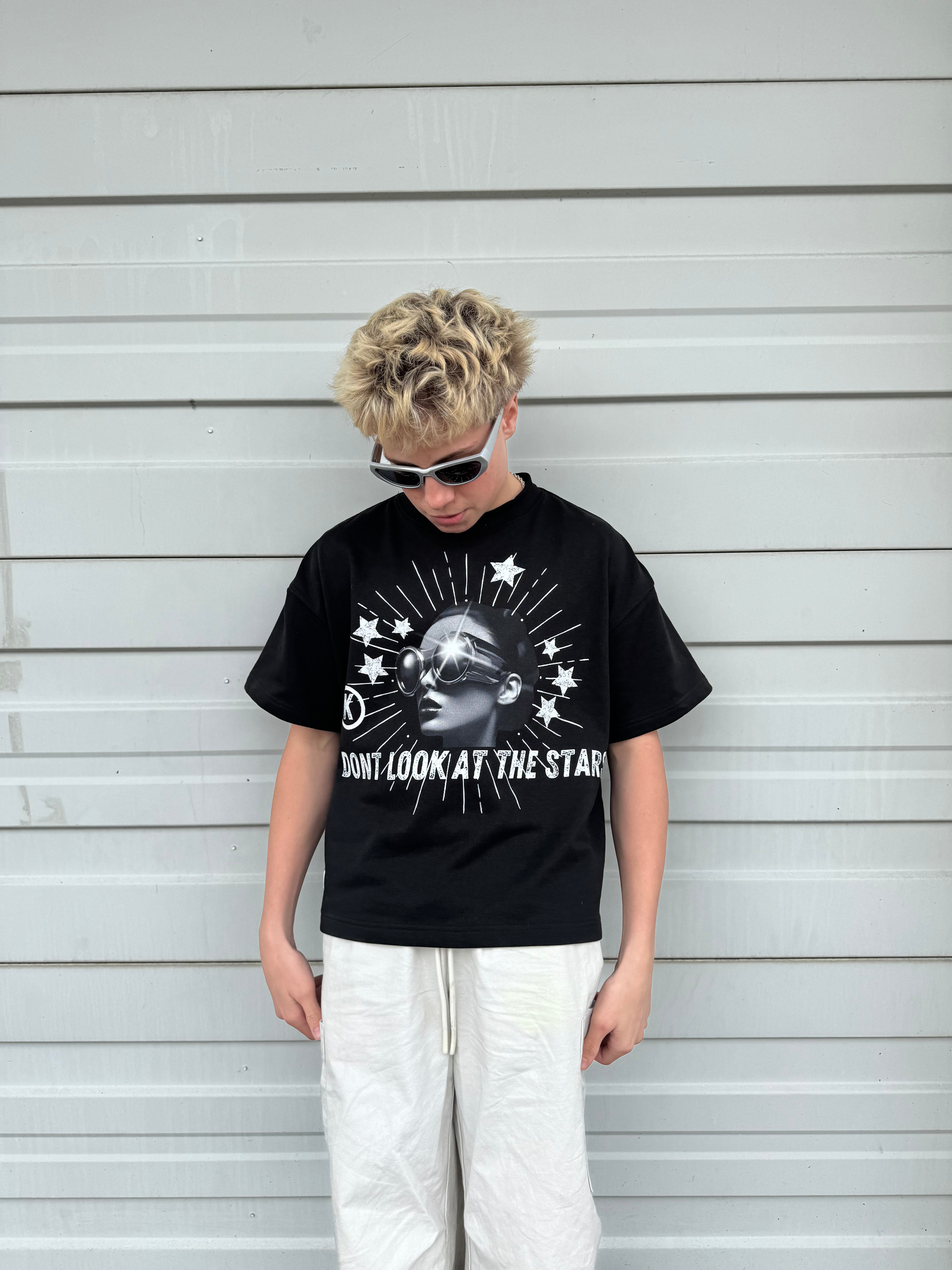 “DONT LOOK AT THE STAR” TEE